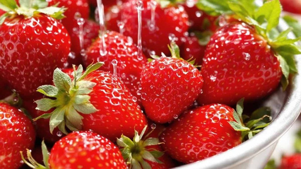 laver les fraises